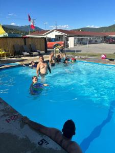 Bazén v ubytování Paradise Motel nebo v jeho okolí