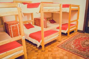 เตียงสองชั้นในห้องที่ Landay Hostel