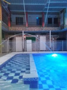 Bazén v ubytování Hotel escorpion nebo v jeho okolí