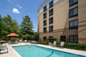 Bazén v ubytování SpringHill Suites Dallas Addison/Quorum Drive nebo v jeho okolí