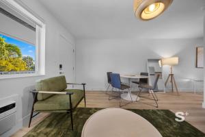 Ruang duduk di Modern 1-BD Miami Apt Gym, BBQ, Free Parking +18 gambar