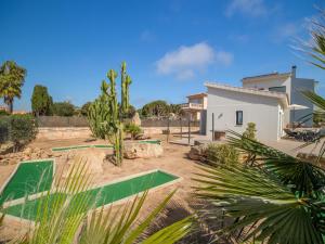 Κήπος έξω από το La Primera Villa in Sa Torre