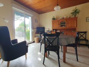 Nhà bếp/bếp nhỏ tại Charmante villa 4 pers, proche plage, jardin clos, secteur calme, animaux acceptés sur demande - FR-1-476-62