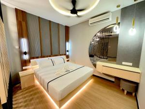 Postel nebo postele na pokoji v ubytování Sky Hotel Selayang