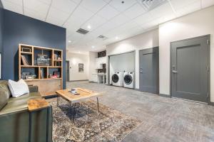 Billede fra billedgalleriet på Bold and Bright Stay with Cher & Etta James Flair i Macon