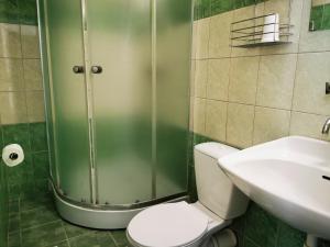 Kamar mandi di Penzion Ráj