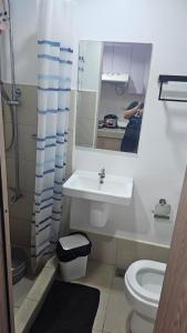 Bilik mandi di Smdc green 2 residence +13 gambar