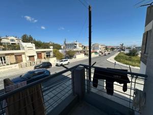 The surrounding neighborhood or a neighborhood close to a hosteleket