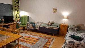 Χώρος καθιστικού στο Kodikas yksiö Kangasniemen keskustassa