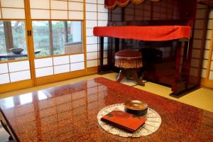 Příslušenství pro přípravu čaje a kávy v ubytování NAGASAWA VILLA 1組限定一棟貸し Traditional Japanese Home