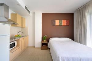 Kuchyň nebo kuchyňský kout v ubytování SG Costa BCN Apartments
