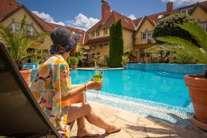Bazén v ubytování Wellness Hotel Kager Harkány nebo v jeho okolí