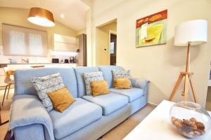 Ruang duduk di Villa Nitsa Signature Villa in exquisite Northeastern Corfu Greece