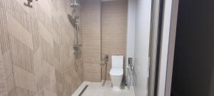 A bathroom at Malaga a Tu Ritmo! Edificio muy tranquilo y moderno!