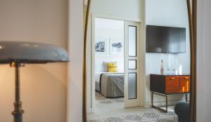 TV a/nebo společenská místnost v ubytování Edmond Luxury Hotel & Spa מלון ספא אדמונד ראש פינה