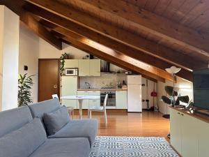 Kuchyň nebo kuchyňský kout v ubytování Sky Attic a Reggio Emilia