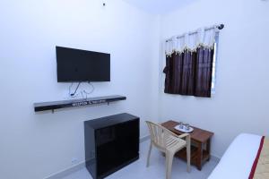 TV a/nebo společenská místnost v ubytování TEMPLEVIEW RESIDENCy