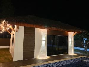 Bazén v ubytování Lulinghayaw Resort-Panglao nebo v jeho okolí