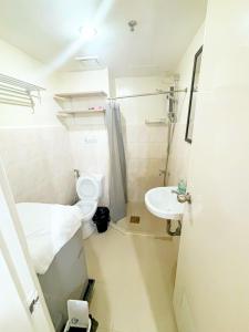 Ένα μπάνιο στο Cozy Suites 2BR Condotel in Davao City Near airport, Sasa wharf going to samal, SMX SM lanang