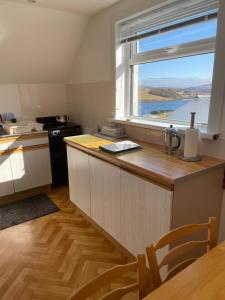 Gallery image of Almondbank Self Catering Apartment in Skeabost +4 photos