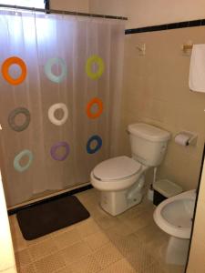 Ένα μπάνιο στο Villa Odalys Cozy Mexican style house