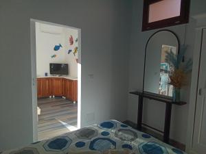 Kuchyň nebo kuchyňský kout v ubytování Sa Dommu de Kerciu vista mare IUN R0018