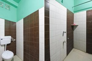 Koupelna v ubytování Hotel O Yuvraj Lodge