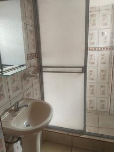 Koupelna v ubytování Suyay B&B