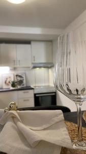Kuchyň nebo kuchyňský kout v ubytování Strömspärlan - Nordic Stay Strömstad