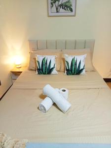 Postel nebo postele na pokoji v ubytování AR06 Cozy Studio Condo w free Pool + 2 fotografie