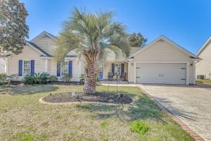 Κήπος έξω από το Private Yard, Patio and Grill Surfside Beach Home!