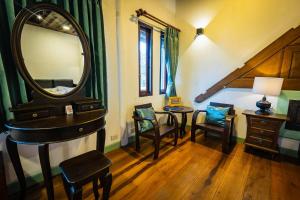 Posezení v ubytování Ruean Thai Hotel