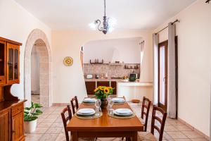 Fotografie z fotogalerie ubytování Exclusive Palm House near the beach v destinaci Alcamo