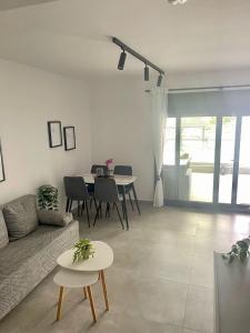 Posezení v ubytování Helios Grande Suite Meraki + 47 fotografií