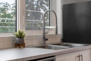 Φωτογραφία από το άλμπουμ του Winston Suite 2BR 1BA - Carriage Suite with Garage στο Κάλγκαρι +21 φωτογραφίες