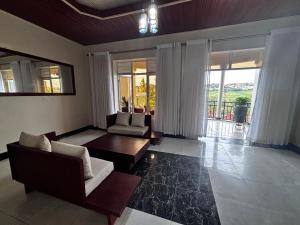 Χώρος καθιστικού στο Greenwood Tavern