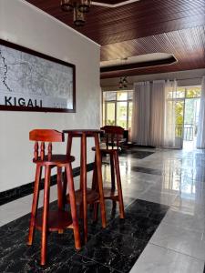 Φωτογραφία από το άλμπουμ του Greenwood Tavern στο Κιγκάλι