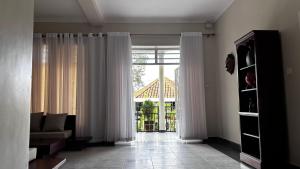 Μια τηλεόραση ή/και κέντρο ψυχαγωγίας στο Greenwood Tavern