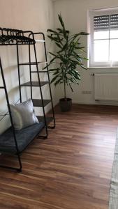 Postel nebo postele na pokoji v ubytování 5-Zimmer Ferienwohnung Welzheimer Wald