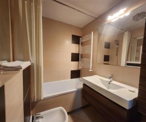 Phòng tắm tại Cristina Luxury Apartment +17 ảnh