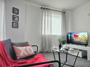 TV a/nebo společenská místnost v ubytování Spacious Two Bedroom Apartment with 2 En-suite Bathrooms