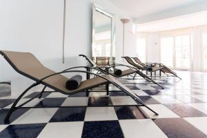 Galería fotográfica de Luxury Villa with Indoor Pool, Jacuzzi, Sauna & Breathtaking City View en Klosterneuburg