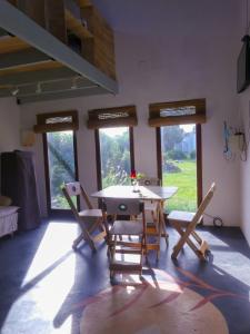 Istumisnurk majutusasutuses Tiny House en Playa Dorada +8 fotot