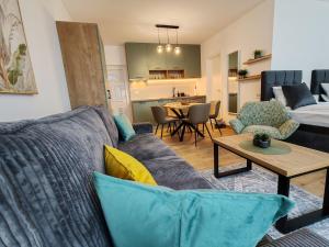 Khu vực ghế ngồi tại Surčin Central Stay +58 ảnh