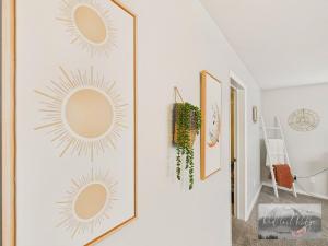 Fotografie z fotogalerie ubytování Main St New with AC Monthly stays Charming Cottage KING BED v destinaci Philomath