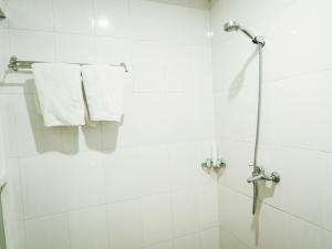 Koupelna v ubytování Pendhapa Art Space - PAS Limasan Homestay