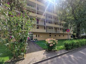 Budova, kde se ubytování v soukromí nachází + 10 fotografií