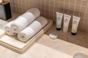 Kupatilo u objektu King 2BR With Burj Khalifa View In Boulevard Point