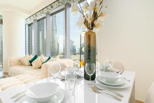 Pića u objektu King 2BR With Burj Khalifa View In Boulevard Point