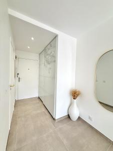 Foto de la galería de Studio de LUXE Portes de Monaco - Vue MER - Piscine - Wifi en Montecarlo